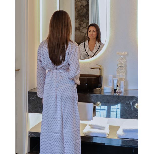 AMAZING DREAMS WRAP ME SILKY KIMONO  LYSER�D