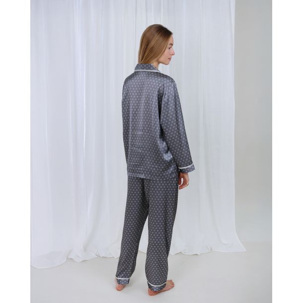 IN LUXURY PYJAMAS  S�LVGR�