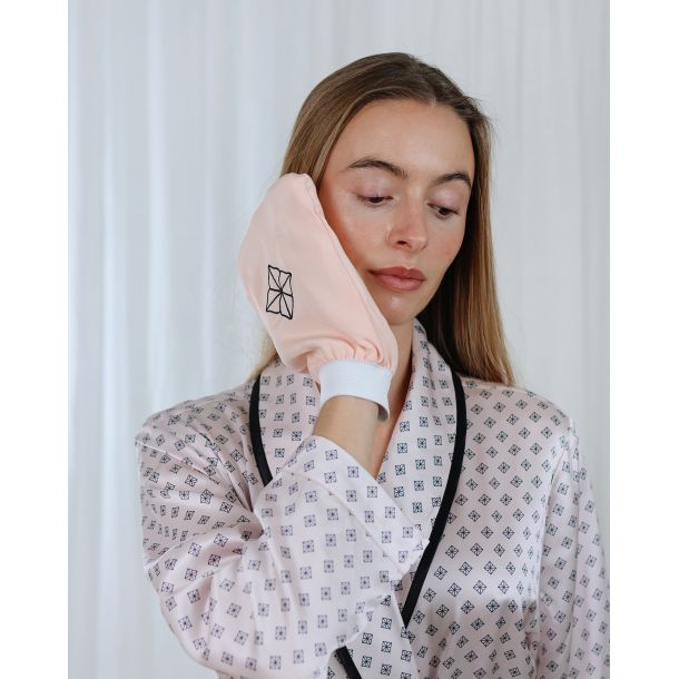BE BEAUTY GLOVE ANSIGTSVASKEKLUD  LYSER�D