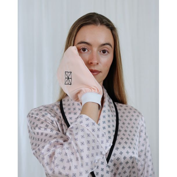 BE BEAUTY GLOVE ANSIGTSVASKEKLUD  LYSER�D